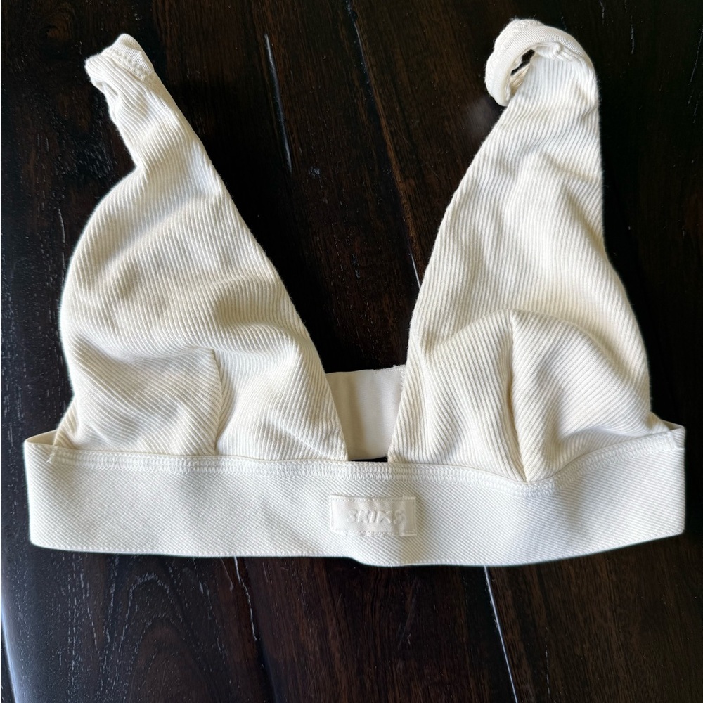SKIMS cotton rib plunge bralette 🍦🤍